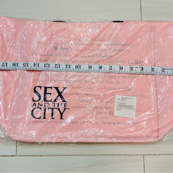 Super Fun !! Sex in The City Tote Bag ! NWT!! - Picture 6 of 9